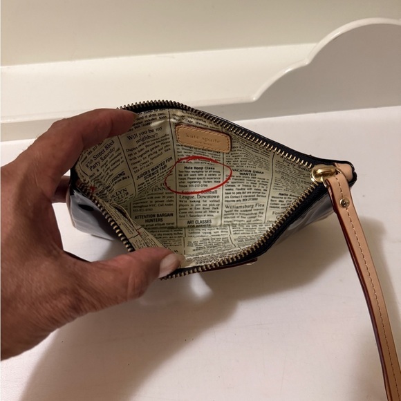 Kate Spade Black patent leather Clutch with tan and Gold-Tone Accents - Picture 11 of 11